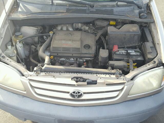 4T3ZF13C71U369162 - 2001 TOYOTA SIENNA LE GOLD photo 7