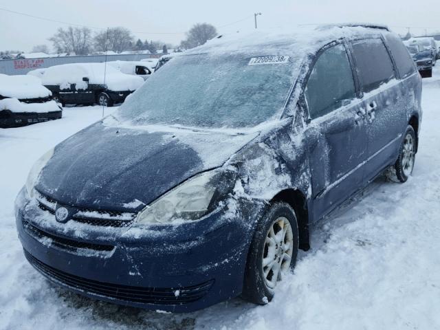 5TDBA23C84S023729 - 2004 TOYOTA SIENNA LE BLUE photo 2