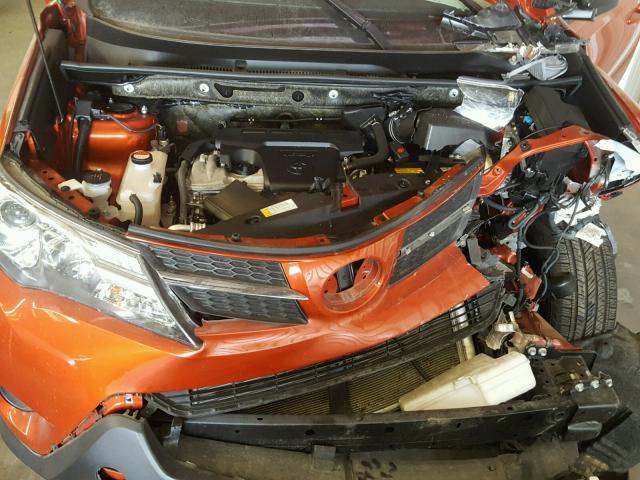 JTMBFREV4FJ030556 - 2015 TOYOTA RAV4 LE ORANGE photo 7