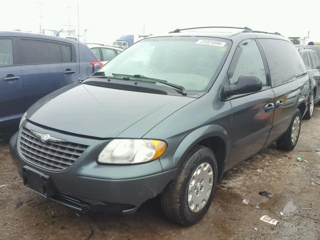 1C8GJ453X2B659098 - 2002 CHRYSLER VOYAGER LX GREEN photo 2