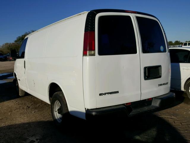 1GCEG15M721172610 - 2002 CHEVROLET EXPRESS G1 WHITE photo 3