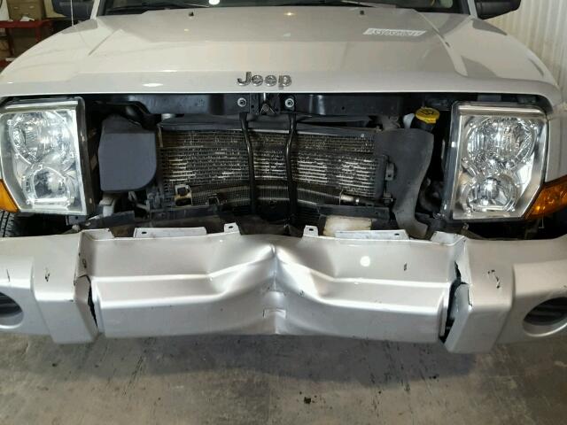 1J8HG48K67C653672 - 2007 JEEP COMMANDER SILVER photo 9