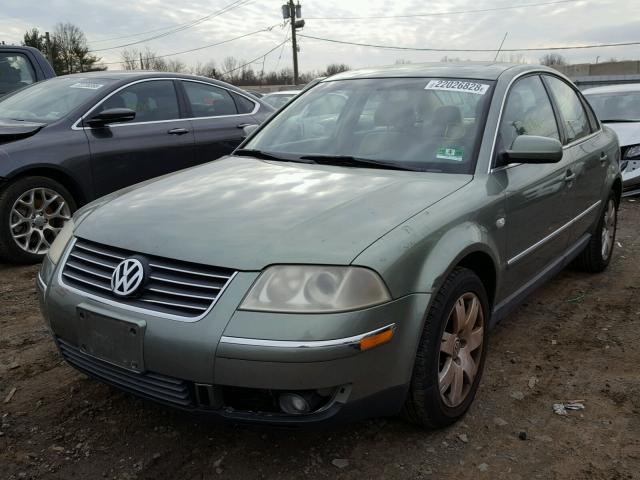 WVWRH63B31E150995 - 2001 VOLKSWAGEN PASSAT GLX GREEN photo 2