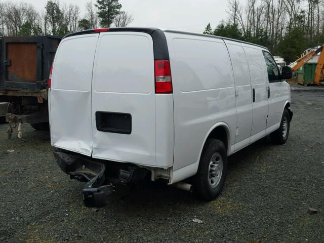 1GCWGFCF8F1220594 - 2015 CHEVROLET EXPRESS G2 WHITE photo 4