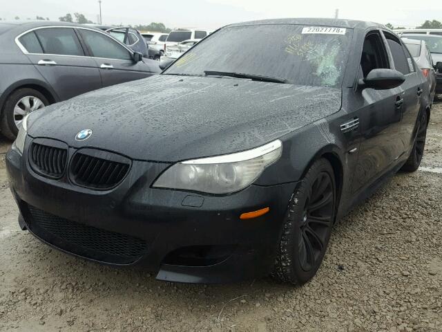 WBSNB93508CX08943 - 2008 BMW M5 BLACK photo 2