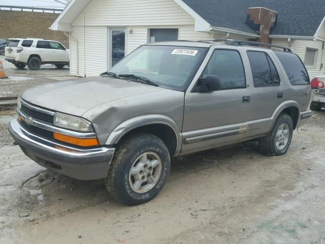 1GNDT13W2X2203878 - 1999 CHEVROLET BLAZER BEIGE photo 2