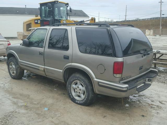 1GNDT13W2X2203878 - 1999 CHEVROLET BLAZER BEIGE photo 3