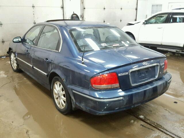 KMHWF35H72A656780 - 2002 HYUNDAI SONATA GLS BLUE photo 3