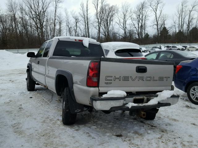 1GCHC29UX5E301056 - 2005 CHEVROLET SILVERADO GRAY photo 3