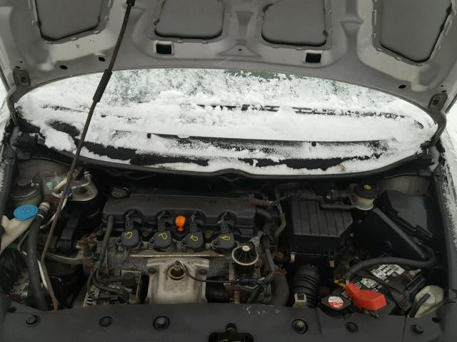 2HGFG12686H545673 - 2006 HONDA CIVIC LX SILVER photo 7