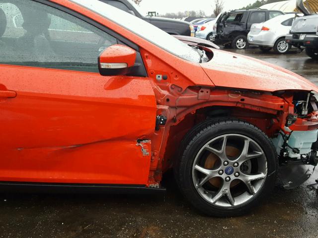 1FADP3K29DL187018 - 2013 FORD FOCUS SE RED photo 9