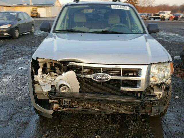 1FMCU93Z38KC07624 - 2008 FORD ESCAPE XLT SILVER photo 9