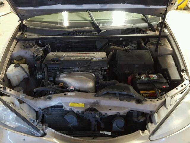 4T1BE32KX4U913093 - 2004 TOYOTA CAMRY LE TAN photo 7