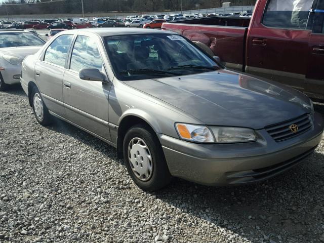 4T1BG22K1WU255560 - 1998 TOYOTA CAMRY CE BEIGE photo 1