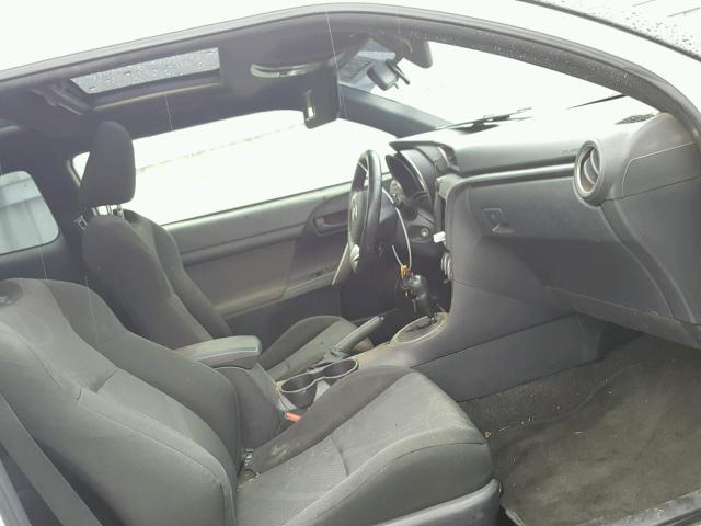 JTKJF5C73D3065866 - 2013 TOYOTA SCION TC 白色 照片 5