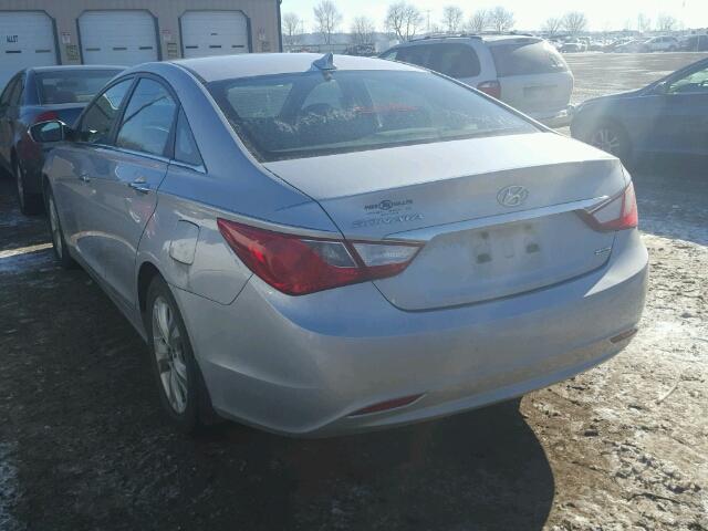 5NPEC4AC5BH142492 - 2011 HYUNDAI SONATA SE SILVER photo 3