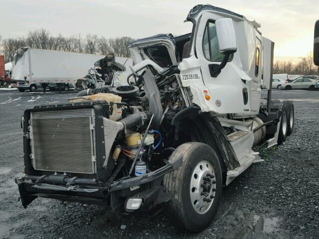 3AKJGLD51GSHH6505 - 2016 FREIGHTLINER CASCADIA 1 WHITE photo 2