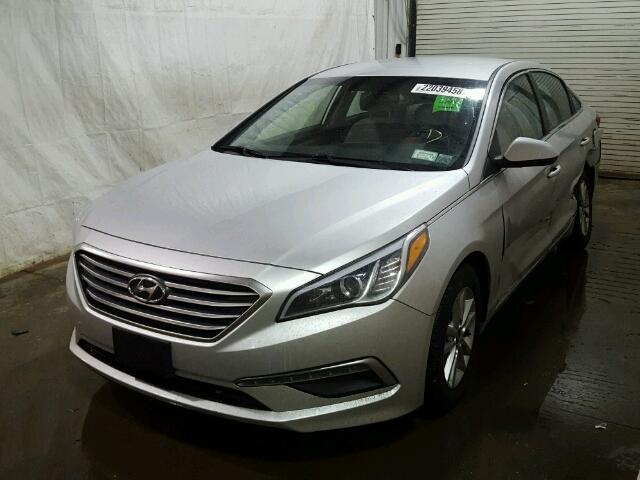 5NPE24AF3FH210453 - 2015 HYUNDAI SONATA SE SILVER photo 2