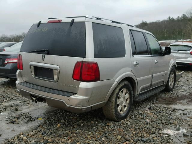 5LMFU28R03LJ34662 - 2003 LINCOLN NAVIGATOR SILVER photo 4