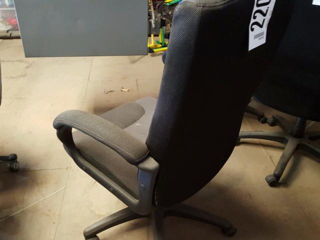  - 2000 USED DESK CHAIR  photo 3