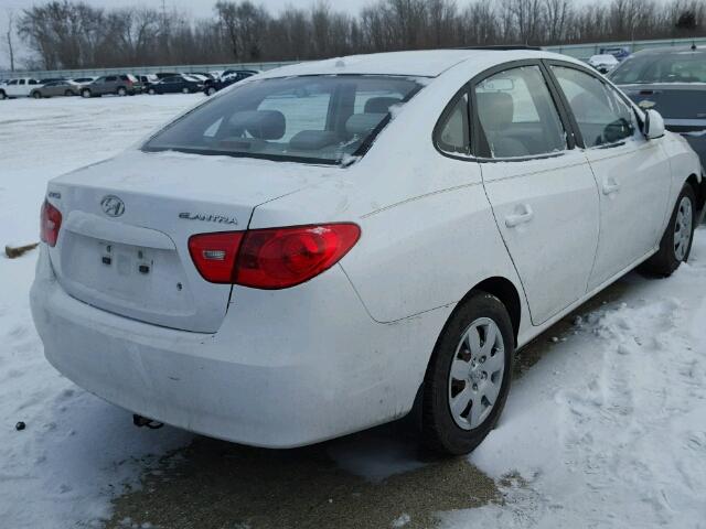 KMHDU46D58U478745 - 2008 HYUNDAI ELANTRA GL WHITE photo 4