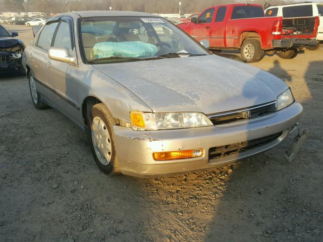 1HGCD5630VA254357 - 1997 HONDA ACCORD LX SILVER photo 1