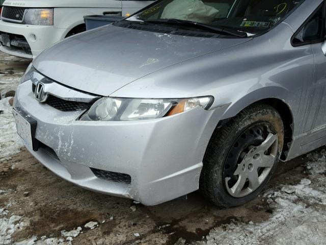 2HGFA1F50AH322619 - 2010 HONDA CIVIC LX SILVER photo 9