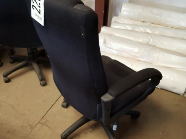  - 2000 USED DESK CHAIR  photo 4