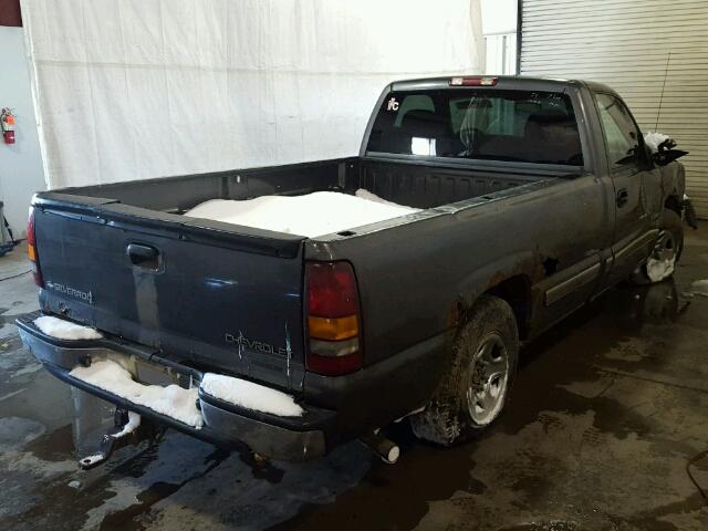 1GCEC14T82Z267568 - 2002 CHEVROLET SILVERADO GRAY photo 4