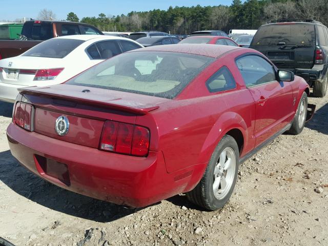 1ZVHT80NX85142002 - 2008 FORD MUSTANG RED photo 4