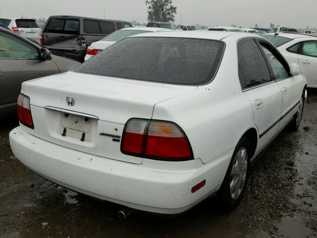 1HGCD5630TA041812 - 1996 HONDA ACCORD LX WHITE photo 4