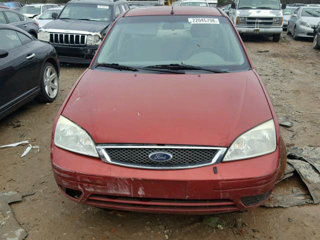 1FAFP34N05W196349 - 2005 FORD FOCUS ZX4 RED photo 9