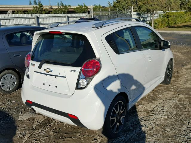 KL8CF6S95FC761486 - 2015 CHEVROLET SPARK 2LT WHITE photo 4