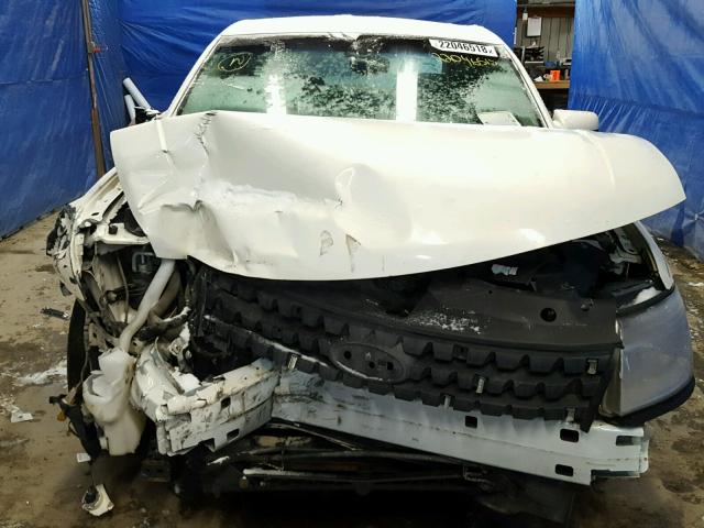 1FAHP23W49G113647 - 2009 FORD TAURUS SE WHITE photo 9