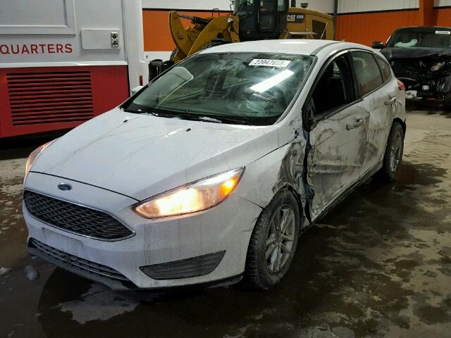 1FADP3K28HL265732 - 2017 FORD FOCUS SE WHITE photo 2