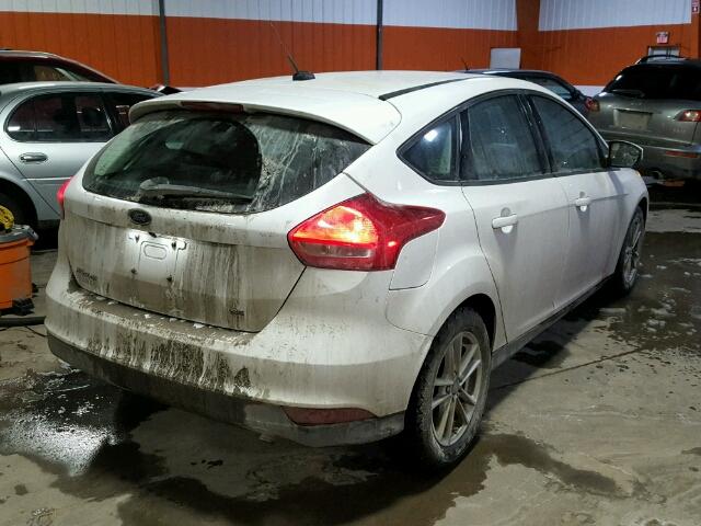 1FADP3K28HL265732 - 2017 FORD FOCUS SE WHITE photo 4