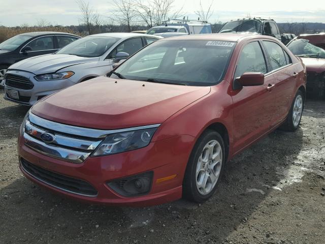 3FAHP0HA8BR223519 - 2011 FORD FUSION SE RED photo 2