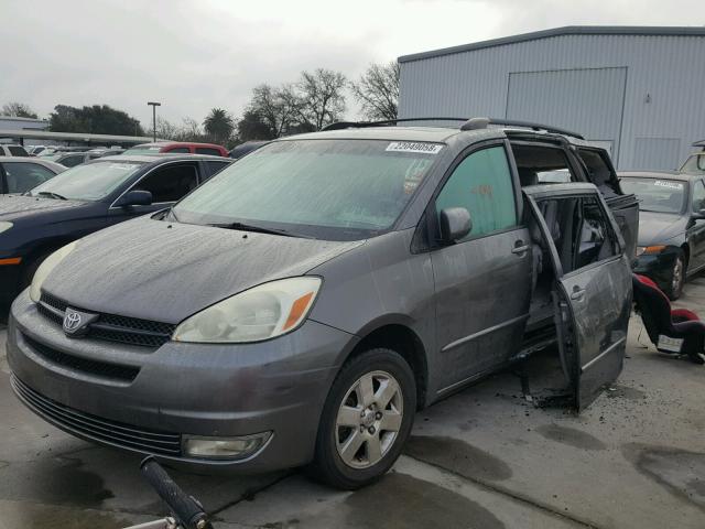 5TDZA22C54S093091 - 2004 TOYOTA SIENNA XLE GRAY photo 2