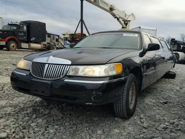 1L1FM81W5XY665811 - 1999 LINCOLN TOWN CAR E BLACK photo 2