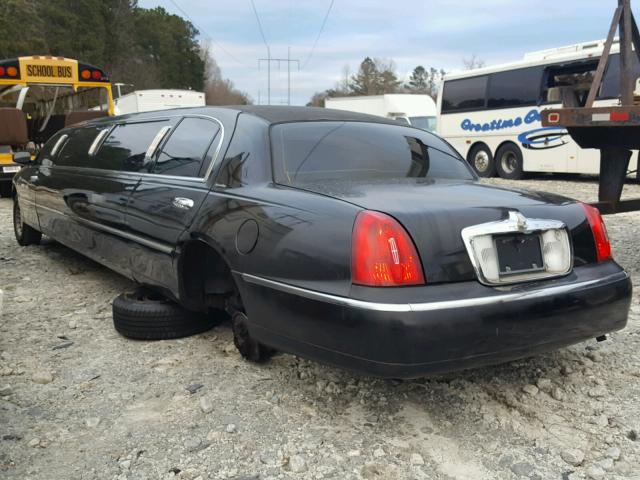 1L1FM81W5XY665811 - 1999 LINCOLN TOWN CAR E BLACK photo 3