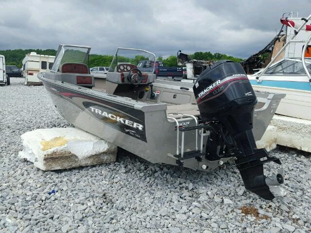 BUJ156441304 - 2004 TRAC MARINE LOT SILVER photo 3