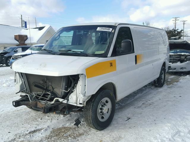 1GCZGUCGXE1132736 - 2014 CHEVROLET EXPRESS G3 WHITE photo 2