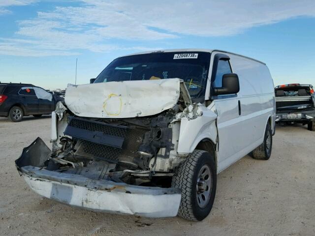 1GCUGADX5A1122830 - 2010 CHEVROLET EXPRESS G1 WHITE photo 2