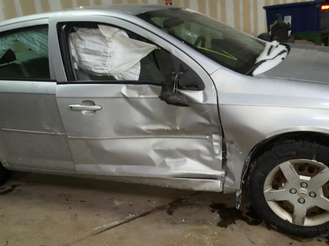 1G1AK58F087201543 - 2008 CHEVROLET COBALT LS SILVER photo 9