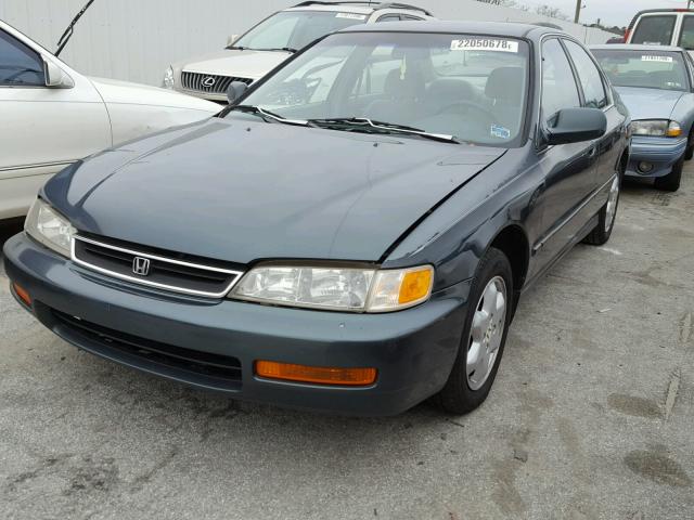 JHMCD5636VC002887 - 1997 HONDA ACCORD LX GREEN photo 2