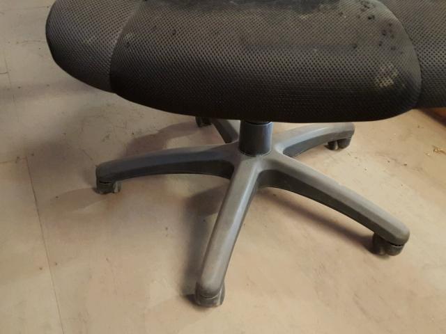  - 2000 USED DESK CHAIR  photo 7