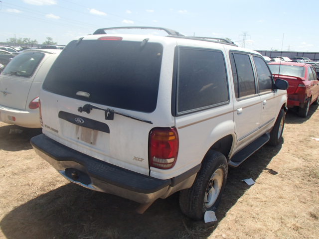 1FMZU32E3WZA74079 - 1998 FORD EXPLORER WHITE photo 4