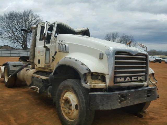 1M1AX04Y7FM022031 - 2015 MACK 700 GU700 WHITE photo 1