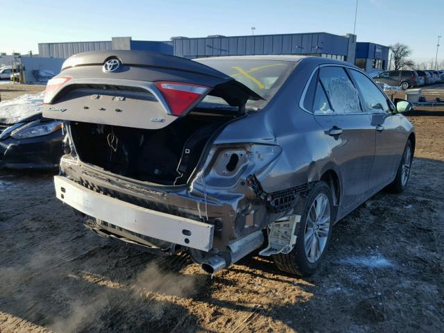 4T1BF1FK2HU374521 - 2017 TOYOTA CAMRY LE GRAY photo 4