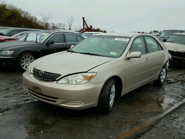 4T1BE30K33U766701 - 2003 TOYOTA CAMRY LE GOLD photo 2